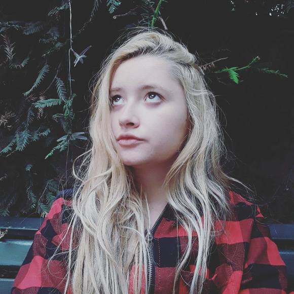 Meet your Posher, Isa - Picture 1 of 1